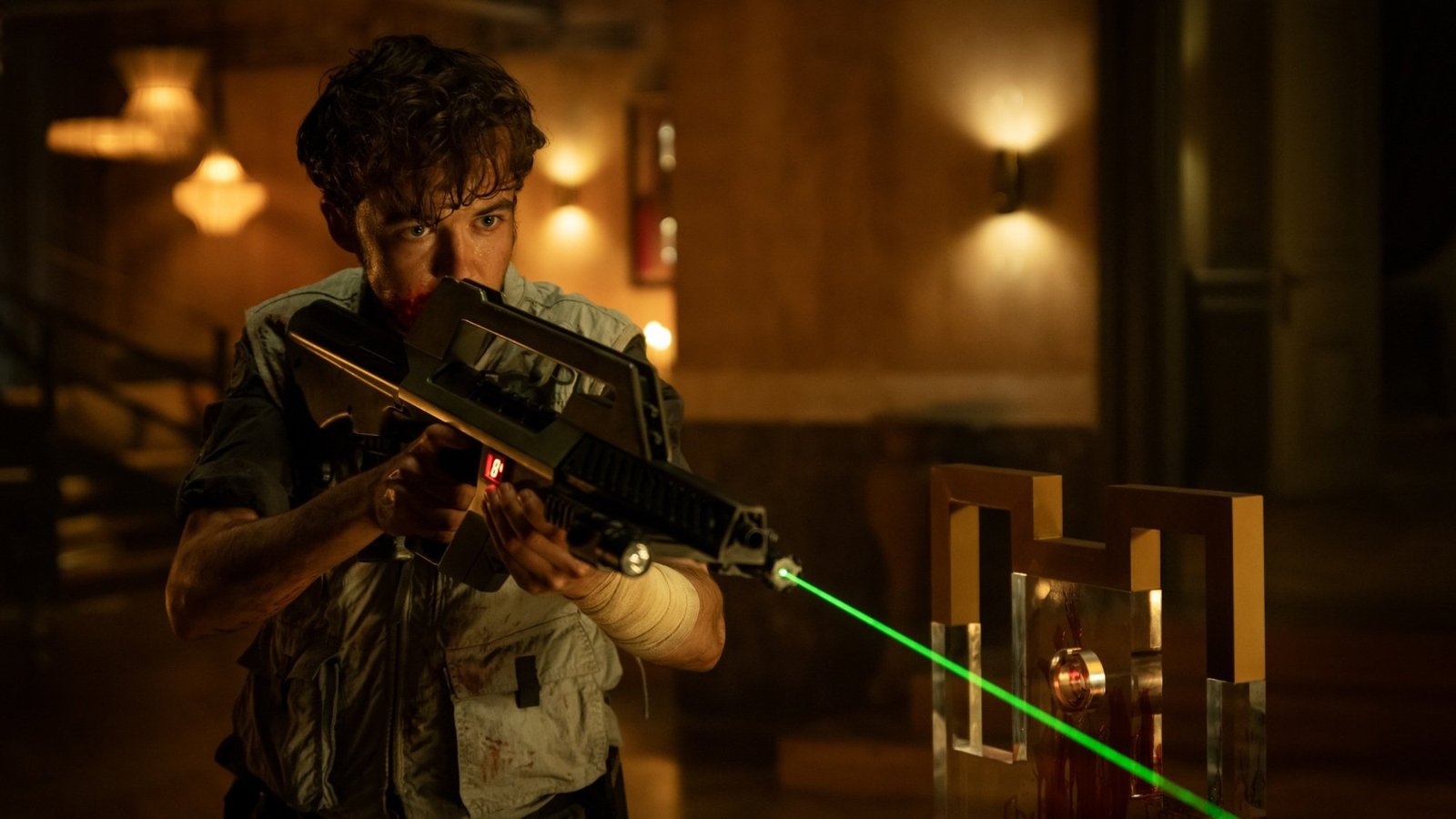 images-1-fill_-size_2000x1125-v1758851812 Alex Lawther in "Alien: Earth."